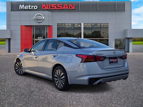 Certified 2023 Nissan Altima 2.5 SV w/ SV Premium Package image 4