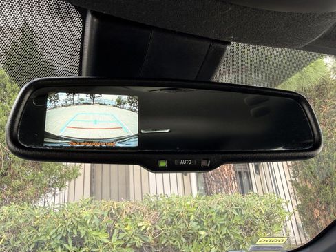 Used 2018 Toyota C-HR XLE FWD image 28