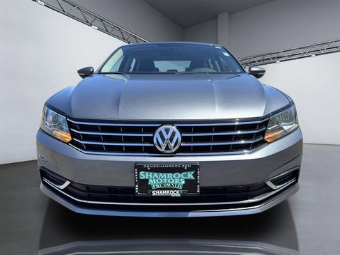 Used 2017 Volkswagen Passat 1.8T SE FWD image 9