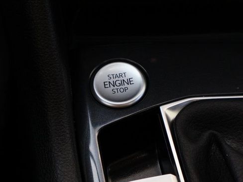 Used 2023 Volkswagen Tiguan SE image 31