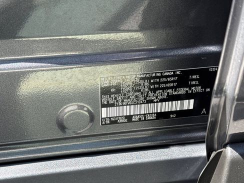Used 2025 Toyota RAV4 LE FWD image 33