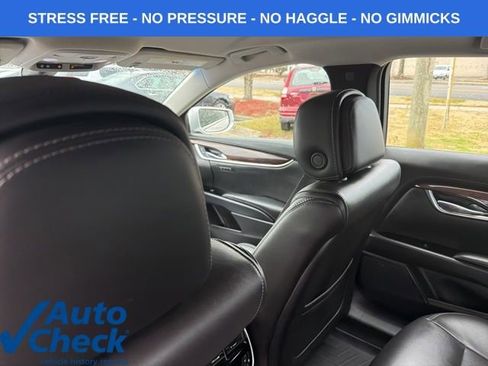 Used 2014 Cadillac XTS Luxury FWD image 30