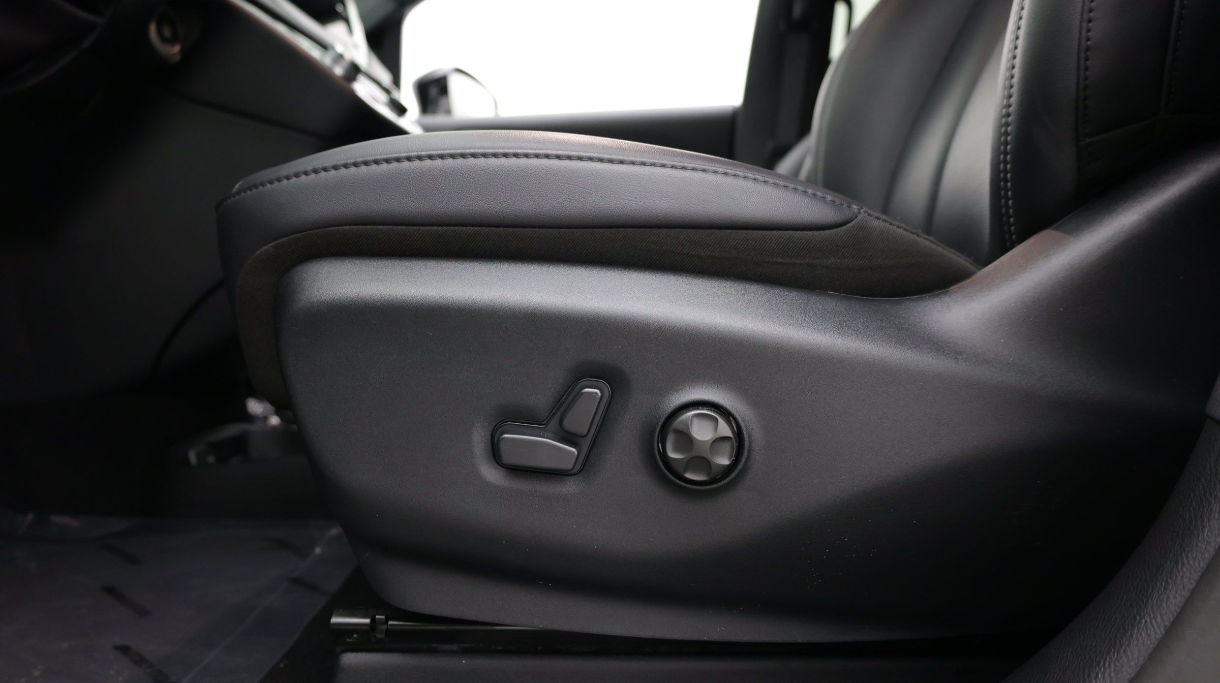 Used 2026 Chrysler Pacifica Select FWD image 16