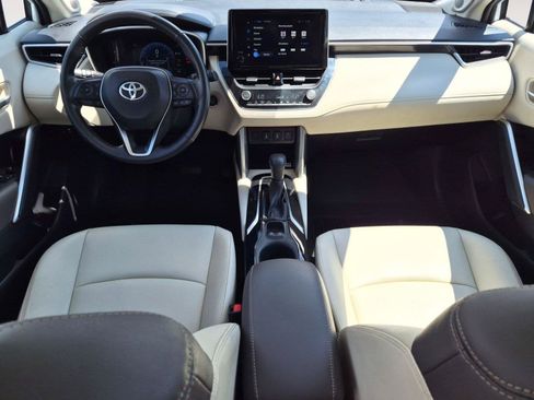 Used 2023 Toyota Corolla Cross XLE w/ Convenience Package AWD/4WD image 31