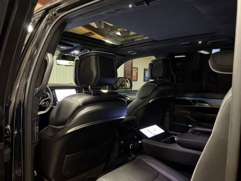 Used 2023 Jeep Grand Wagoneer Series II w/ Quick Order Packagew 28T image 10