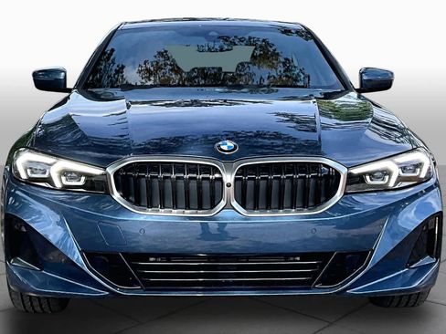 Certified 2025 BMW 330i Sedan RWD image 4