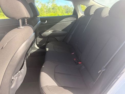 Used 2017 Kia Optima LX w/ Option Group 014 FWD image 11