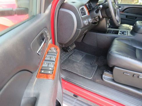 Used 2011 GMC Sierra 3500 SLT w/ SLT Convenience Package image 4