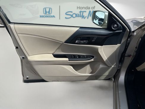 Used 2015 Honda Accord EX-L image 19