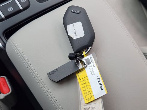 New 2026 Kia Sorento S w/ S Panoramic Sunroof Package image 31