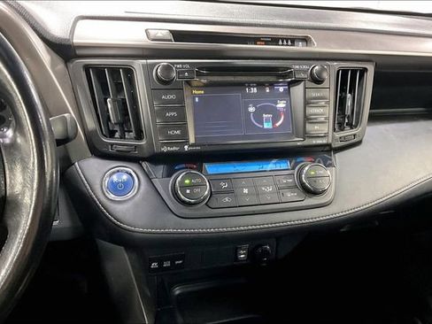 Used 2017 Toyota RAV4 XLE AWD/4WD image 5