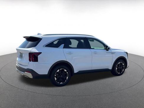 Used 2024 Kia Sorento S FWD image 12