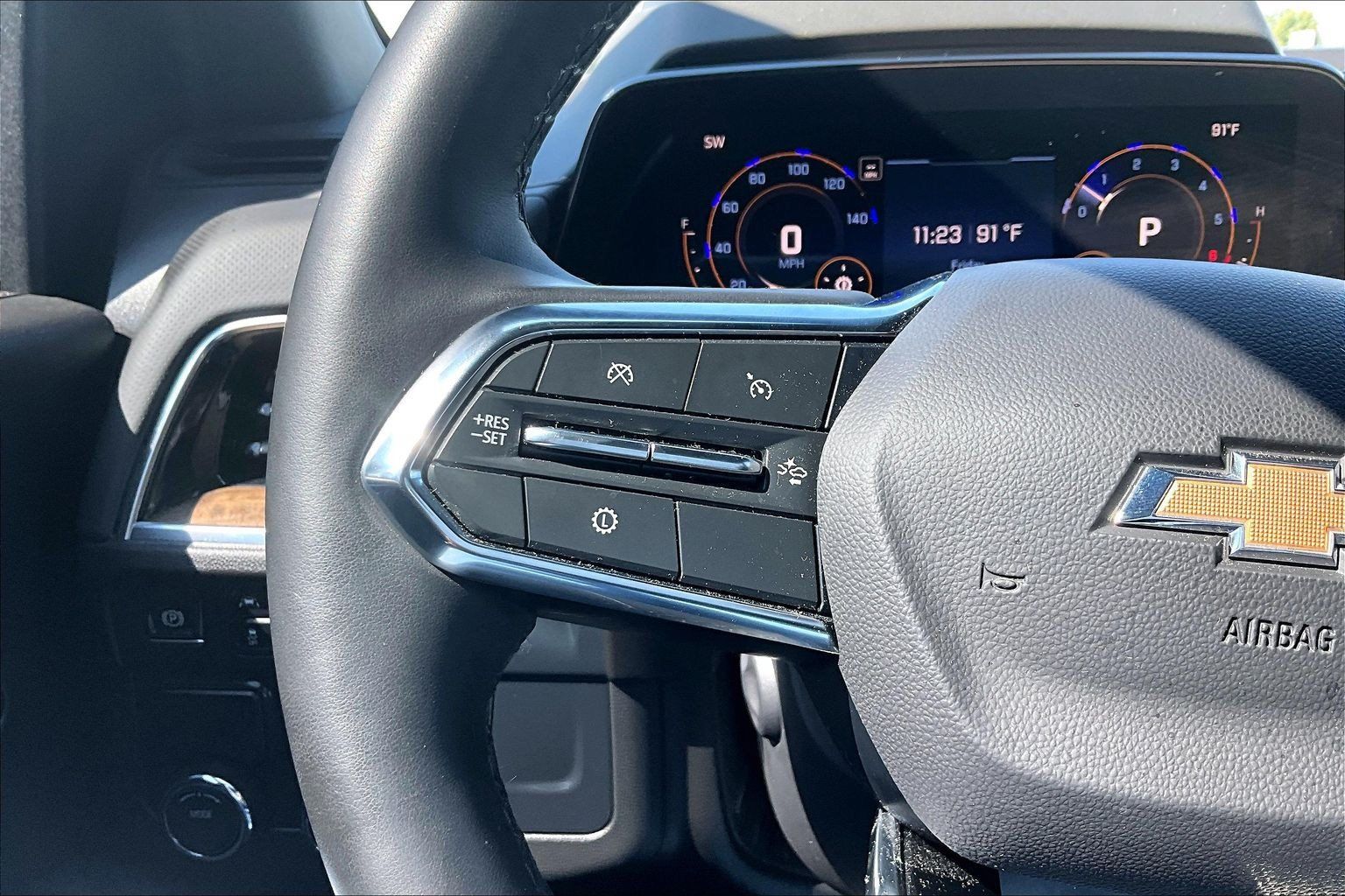 Used 2025 Chevrolet Tahoe High Country RWD image 12