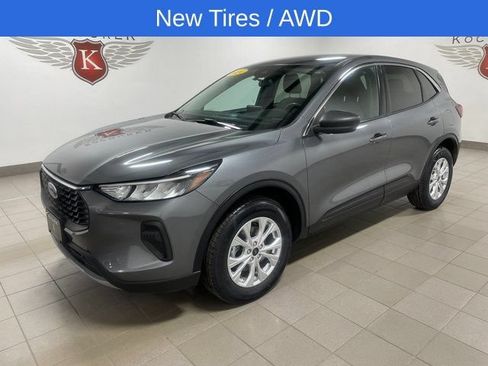 Used 2024 Ford Escape Active AWD/4WD image 3