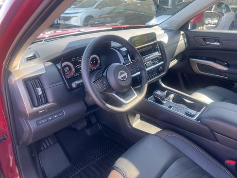 Certified 2024 Nissan Pathfinder Platinum w/ Cargo Package AWD/4WD image 6