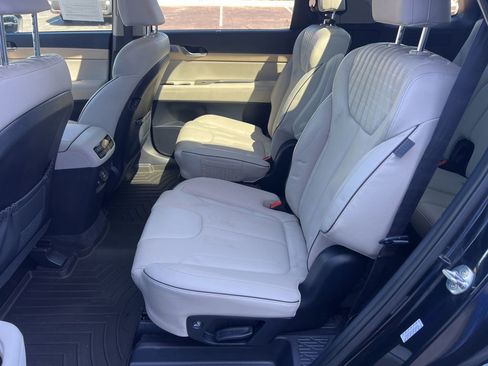 Used 2023 Hyundai Palisade Limited image 18