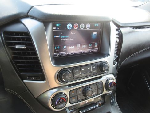 Used 2019 Chevrolet Suburban LT AWD/4WD image 31