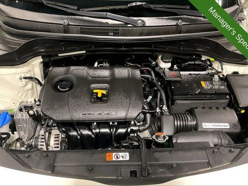 Used 2025 Kia Soul LX w/ LX Technology Package FWD image 11