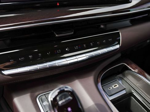 Used 2022 Cadillac Escalade Sport Platinum AWD/4WD image 21