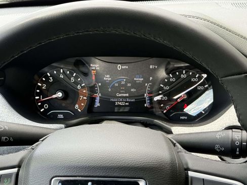 Used 2023 Jeep Compass Latitude image 19