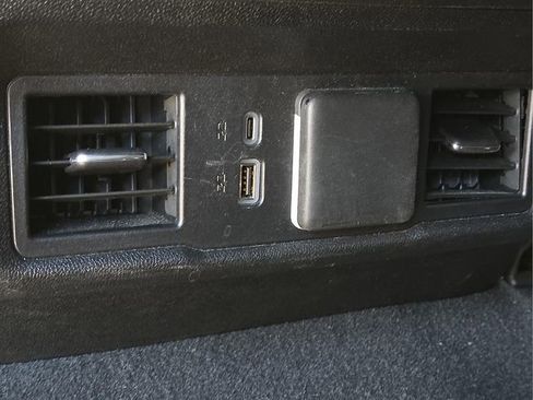 Used 2025 Chevrolet Silverado 1500 LT image 16