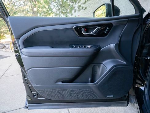 Certified 2025 Subaru Forester Touring w/ Protection Package AWD/4WD image 7