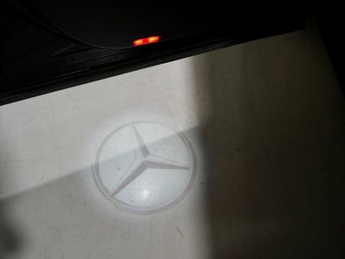 Used 2023 Mercedes-Benz EQB 300 4MATIC w/ Exclusive Package image 34