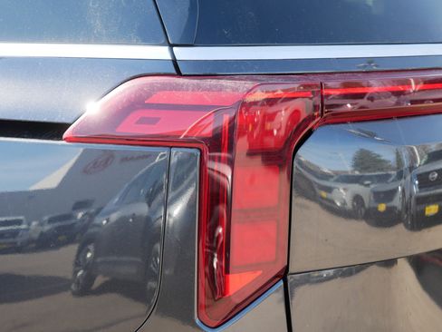 Certified 2025 Kia Carnival image 17