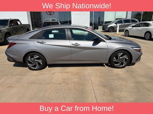 Used 2025 Hyundai Elantra Sport FWD image 4