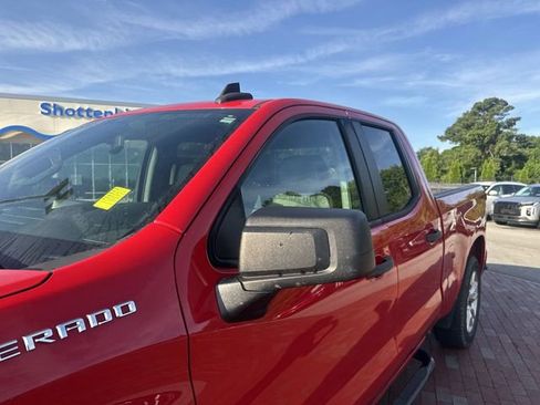 Used 2020 Chevrolet Silverado 1500 Custom w/ Custom Value Package AWD/4WD image 5