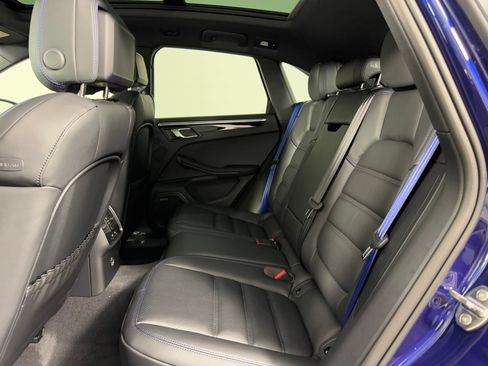 Certified 2026 Porsche Macan AWD/4WD image 22