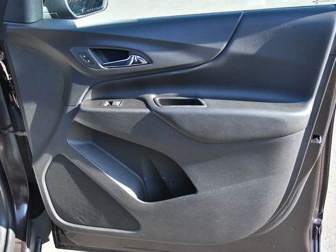 Used 2020 Chevrolet Equinox LT image 37