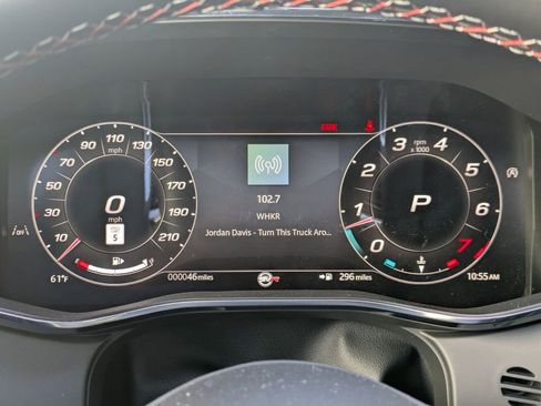 New 2026 Jaguar F-PACE SVR image 32