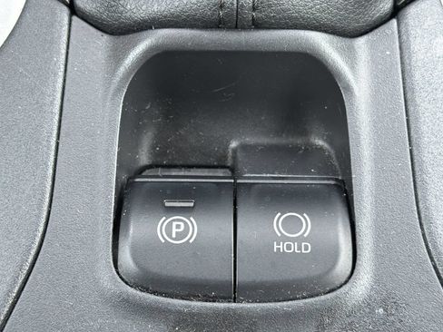 Used 2024 Toyota Corolla Cross L AWD/4WD image 10