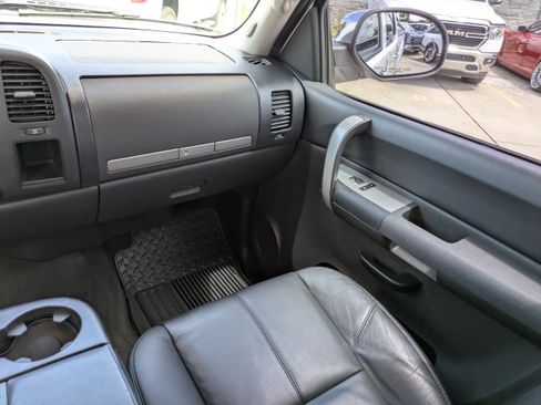 Used 2009 GMC Sierra 1500 SLE w/ Regional Value Package RWD image 15