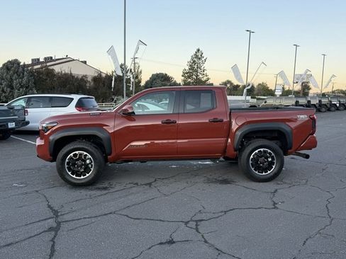 Used 2025 Toyota Tacoma TRD Off-Road image 9