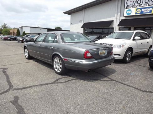Used 2004 Jaguar XJ8 RWD image 3