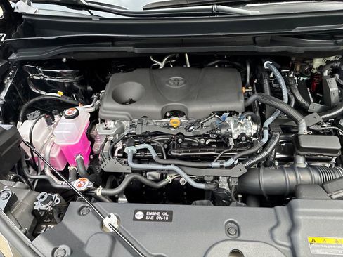 New 2026 Toyota Sienna XLE FWD image 32