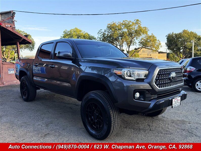 Used 2018 Toyota Tacoma TRD Off-Road w/ Technology Package AWD/4WD image 1