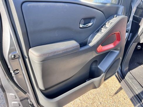 Used 2024 Nissan Frontier Pro-X image 10