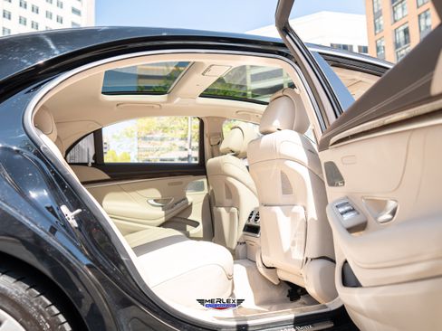 Used 2016 Mercedes-Benz S 550 Sedan image 19