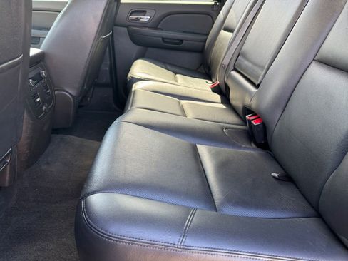 Used 2013 Chevrolet Avalanche LTZ AWD/4WD image 16