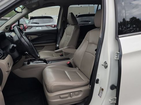 Used 2017 Honda Pilot Touring image 13