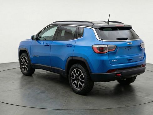 Used 2025 Jeep Compass Trailhawk AWD/4WD image 6