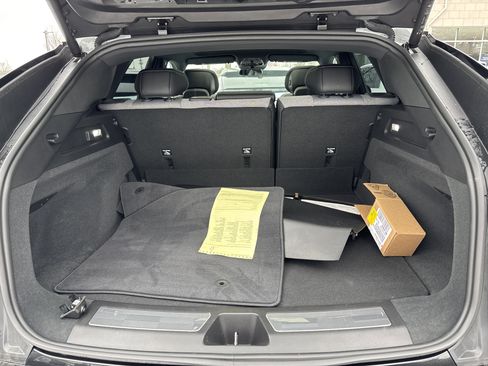 Used 2024 Cadillac Lyriq Tech image 33