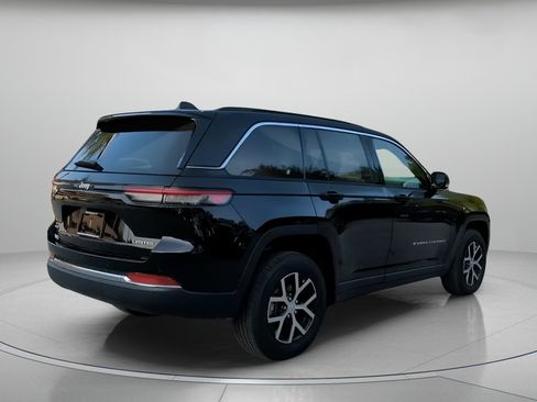 Used 2025 Jeep Grand Cherokee Limited AWD/4WD image 28