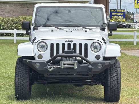 Used 2017 Jeep Wrangler Unlimited Sahara w/ Connectivity Group AWD/4WD image 2