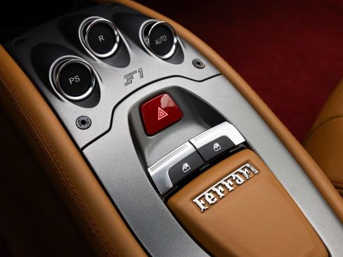 Used 2011 Ferrari 458 Italia Coupe RWD image 40