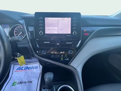 Used 2022 Toyota Camry LE image 18