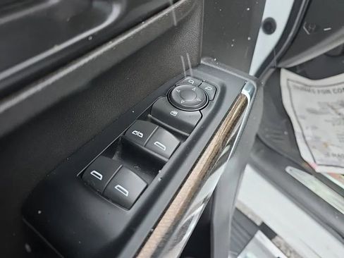 Used 2023 Chevrolet Silverado 2500 LT w/ Convenience Package image 11